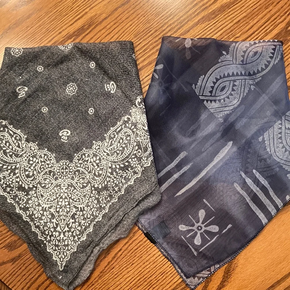 Set of 2 square scarves - Picture 1 of 4